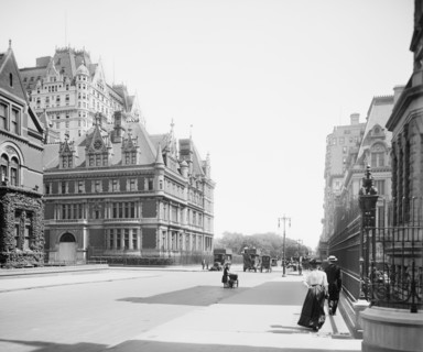 Fifth Avenue Street Scene