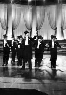 Frances Williams (center)