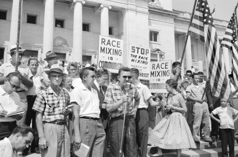 Crowd at Arkansas State Capitol