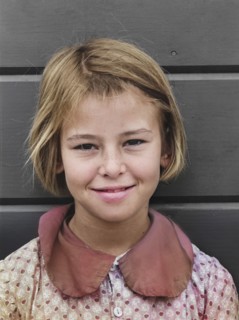 Migrant girl