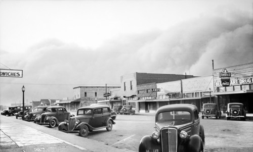 Street scene with approaching dust storm