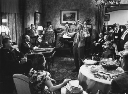Barry Fitzgerald (center)