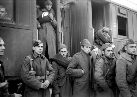 Italian prisoners of war detraining at Wadi al-Sarar Railway Station