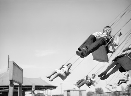 Carnival ride, part of Fourth of July celebration, Vale, Oregon, USA, Russell Lee, U.S. Farm