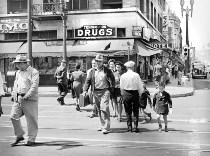 Street scene, Little Tokyo, Los Angeles, USA, Russell Lee, U.S. Farm Security Administration, April