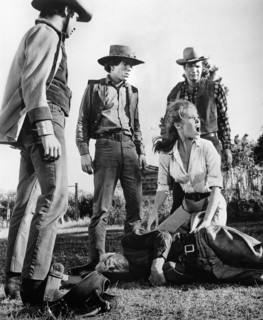 Michael Callan, Tom Nardini, Jane Fonda, Dwayne Hickman, John Marley, on-set of the film, "Cat