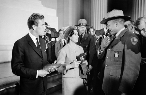 Princess Margaret and Antony Armstrong-Jones, 1st Earl of Snowdon, visiting Lincoln Memorial,