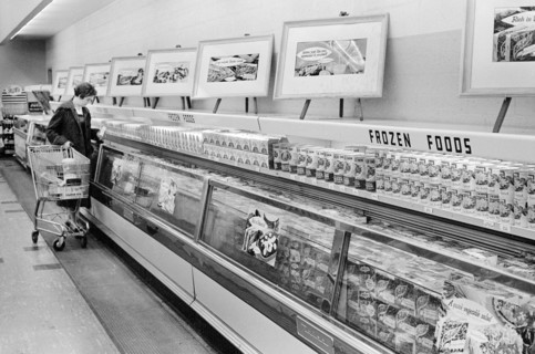 Woman shopping in supermarket, Thomas J. O'Halloran, U.S. News & World Report Magazine Photograph
