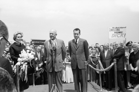U.S. President Dwight Eisenhower welcoming home U.S. Vice President Richard Nixon and his wife Pat