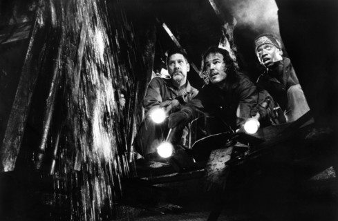 Stephen Macht, Andrew Divoff, Jimmy Woodard, on-set of the film, "Stephen King's Graveyard Shift",