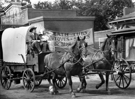Henry Fonda, Jean-Michel Michenaud, Joanne Woodward, on-set of the western film, "A Big Hand For