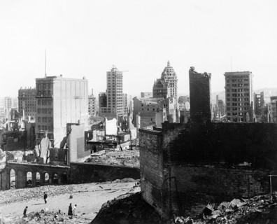 Damaged buildings from earthquake, Kearny and Grant Avenue area south of Bush Street, San