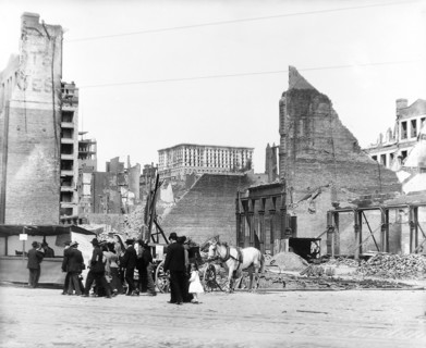 Damaged buildings after earthquake in the vicinity of California and Mason Streets with the