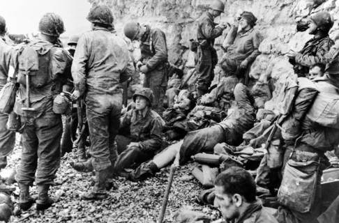 American assault troops of the 3rd Battalion, 16th Regiment, 1st US Infantry Division, gained