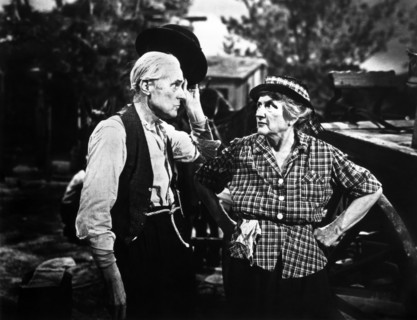 Marjorie Main, Parker Fennelly, on-set of the film, "The Kettles On Old MacDonald's Farm",