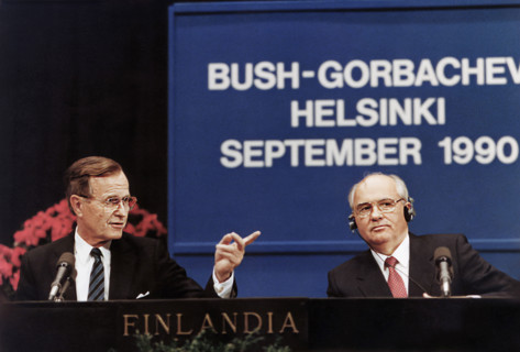 U.S. President George H.W. Bush and Soviet President Mikhail Gorbachev giving a joint press