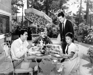 Richard Beymer, Jack Hawkins, Maximilian Schell, Annette, Gorman, on-set of the film, "Five Finger