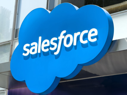 Salesforce Tower, building exterior and sidewalk scene, New York City