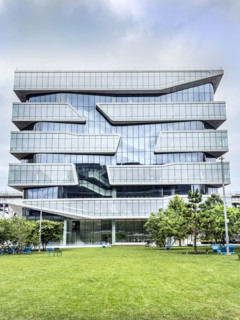 Henry R. Kravis Hall, building exterior, Columbia University Business School, Columbia University,