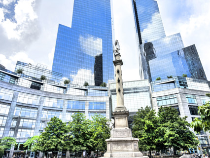 Deutsche Bank Center, building exterior to the left, Mandarin Oriental Hotel, building exterior to