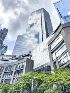 Deutsche Bank Center, building exterior to the left, Mandarin Oriental Hotel, building exterior to