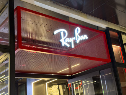 Ray Ban retail store, exterior detail, The Shops and Restaurants at Hudson Yards, 20 Hudson Yards,