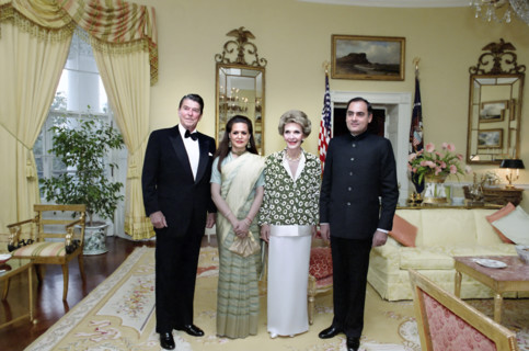 U.S. President Ronald Reagan and U.S. First Lady Nancy Reagan Indian Prime Minister Rajiv Gandhi