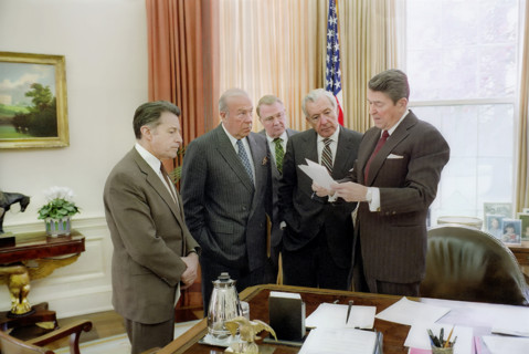 U.S. President Ronald Reagan with Caspar Weinberger, George Shultz, Edwin Meese and Donald  Regan