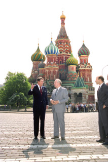 U.S. President Ronald Reagan and Soviet General Secretary Mikhail Gorbachev in Red Square during