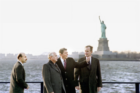 U.S. President Ronald Reagan and U.S. Vice President/U.S. President-elect George H.W. Bush with