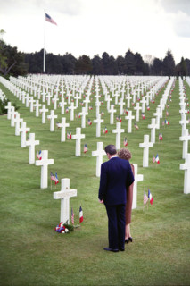 U.S. President Ronald Reagan and U.S. First Lady Nancy Reagan visiting the grave of General