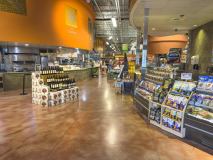 Customers shopping in Publix Supermarket, Boca Raton, Florida, USA
