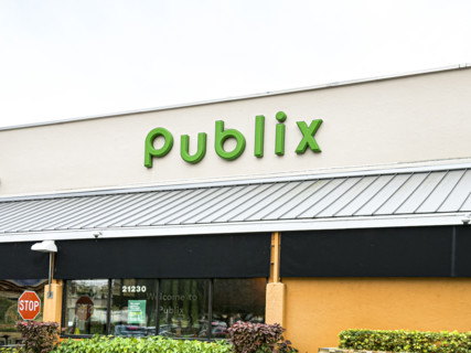 Publix Supermarket, building exterior, Boca Raton, Florida, USA