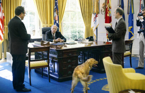 U.S. President Gerald Ford conferring with U.S. Secretary of State Henry Kissinger and U.S.