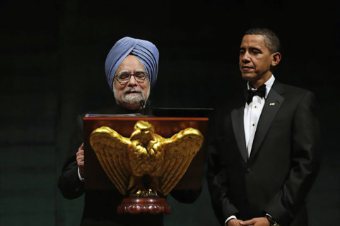 U.S. President Barack Obama and Prime Minister of India Manmohan Singh delivering remarks and toast