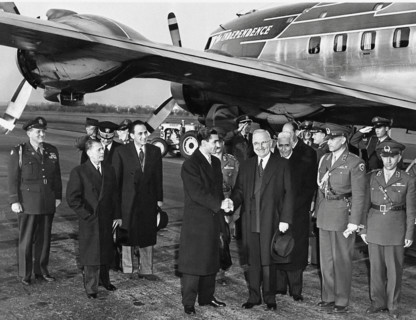 U.S. President Harry S. Truman (foreground, right) and the Shah of Iran Reza Pahlavi (foreground,