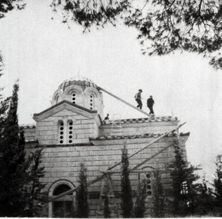 Tatoï, construction de la chapelle de la nécropole royale