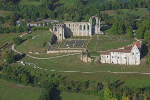 Abbaye Saint-Pierre de Maillezais, Vendée