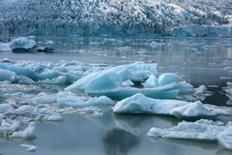 Islande, le glacier Breiðamerkurjökull et la lagune de Jökulsárlón