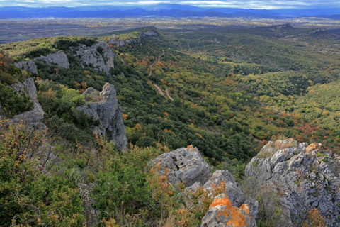 La Tour du Castellas dans le massif du Mont Bouquet