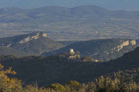 La Tour du Castellas dans le massif du Mont Bouquet
