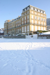 France, Normandie, calvados, cote fleurie, trouville sur mer, 20 centimetres de neige a Trouville (14) en janvier 2006, residence des roches noires, plage,