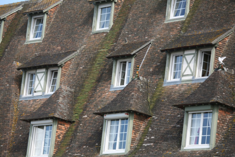 France, Basse Normandie, calvados, cote fleurie, deauville, hotel normandy, detail toit de tuiles, fenetres, lucarnes, luxe,