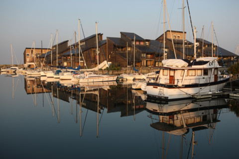 France, Normandie, calvados, deauville, port deauville, marina, bateaux de plaisance, reflet eau,