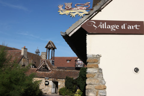 France, Basse Normandie, calvados, cote fleurie, dives sur mer, village d'art Guillaume le Conquerant, pans de bois colombages,