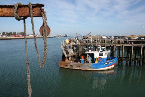 France, Basse Normandie, calvados, ouistreham, pontons, chalutier, bateau de peche, cordage,
