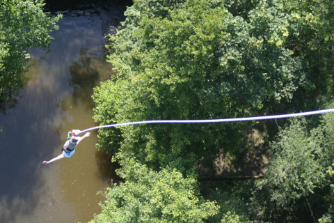 France, Basse Normandie, Calvados, bocage, viaduc de la Souleuvre, saut a l'elastique, bunjy, aj hackett, aventure,