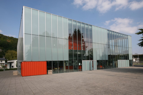 France, Haute Normandie, eure, pont audemer, theatre l'Eclat place du general de Gaulle, architecture.
Architectes : Dominique Jakob et Brendan MacFarlane