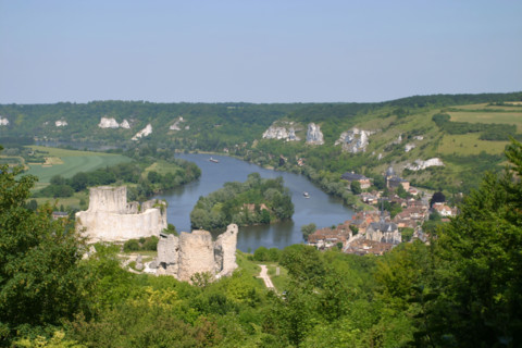 France, Haute Normandie, vallee de la Seine, eure, les andelys, chateau gaillard, vestige, richard coeur de lion, vue sur le village des andelys et la boucle de la Seine,