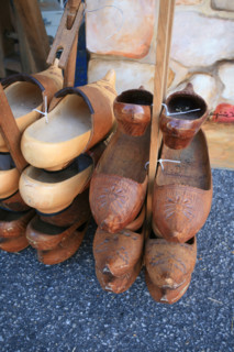France, Haute Normandie, eure, evreux, fete de la pomme 4 novembre 2006, produits regionaux, sabots de bois, sabotier